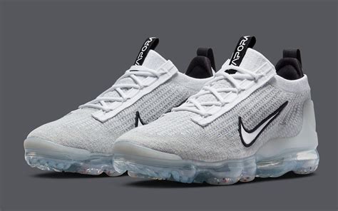 Nike air vapor max 2021 - The Nike Air VaporMax 2021 FK Particle Grey Liquid Lime is a slightly redesigned version of the FleyEase-enabled Vapormax 2020. A breathable shoe, this sneaker ...